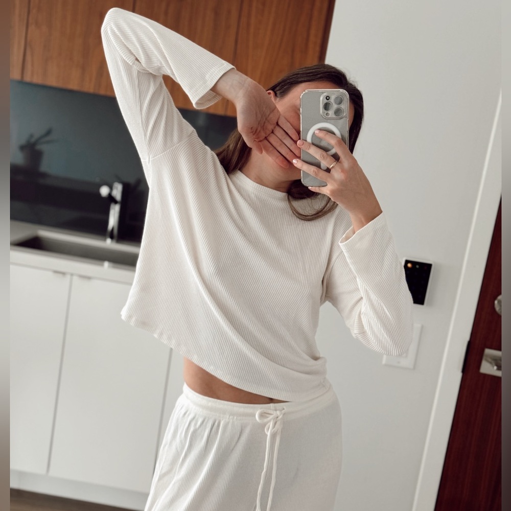 Long Sleeve + Pants made of soft fabric (suit)